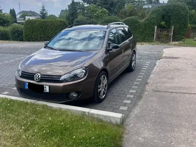 Gebraucht VW Golf VII Match 105 PS (77 kW) 2013 Braun Kombi