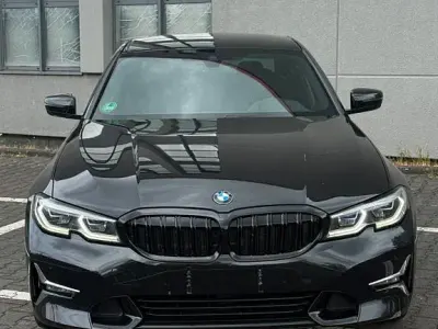 Gebraucht BMW 318 Sport Line 150 PS (110 kW) 2019 Schwarz Limousine