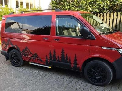 Gebraucht VW T6.1 Trendline 110 PS (80 kW) 2021 Rot Van