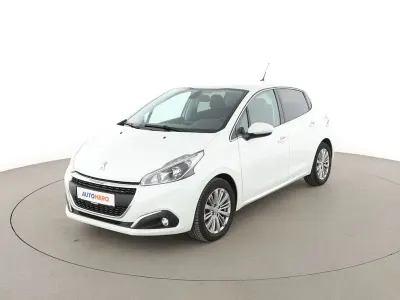 Gebraucht Peugeot 208 Allure 110 PS (80 kW) 2019 Weiß Kleinwagen