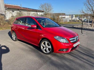 Used Mercedes B220 170 HP (125 kW) 2013 Red Minivan