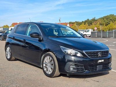 Schwarz Gebraucht 2021 Peugeot 308 Allure Limousine | 7.999 €