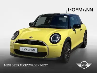 Gebraucht Mini Cooper Favoured 114 kW (156 PS) 2025 Sunny side yellow Kleinwagen