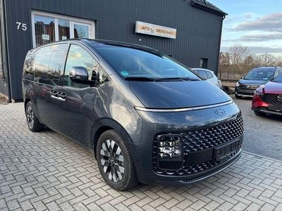 Gebraucht Hyundai Staria Signature 177 PS (130 kW) 2023 Schwarz Van / Kleinbus