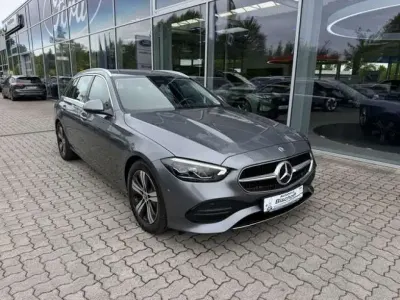 Gebraucht Mercedes C200 Avantgarde 204 PS (150 kW) 2022 Selenitgrau metallic (metallic) Kombi