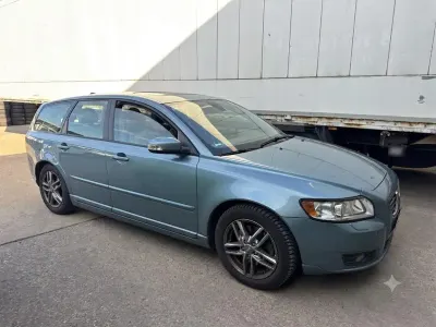 Gebraucht Volvo V50 136 PS (100 kW) 2009 Blau Kombi