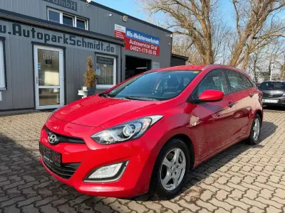 Usado Hyundai i30 Classic 90 CV (66 kW) 2014 Rojo Familiar