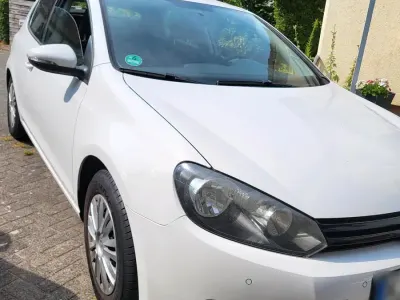Gebraucht VW Golf VI 80 PS (58 kW) 2009 Weiß Limousine