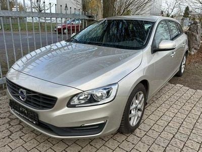 Gebraucht Volvo V60 Kinetic 190 PS (139 kW) 2016 Silber Kombi