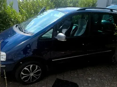 Gebraucht VW Sharan United 116 PS (85 kW) 2008 Blau Van / Kleinbus