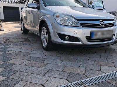 Gebraucht Opel Astra 100 PS (73 kW) 2007 Silber Kombi