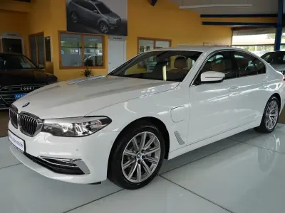 Gebraucht BMW 530e Luxury Line 184 PS (135 kW) 2019 Alpinweiss iii Limousine