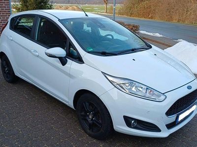 Weiß Gebraucht 2016 Ford Fiesta SYNC Edition Kleinwagen | 8.850 € (Etwas zu teuer)