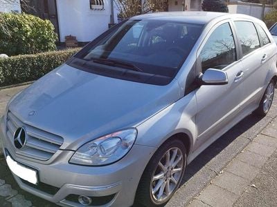 Gebraucht Mercedes B180 109 PS (80 kW) 2011 Grau Van / Kleinbus