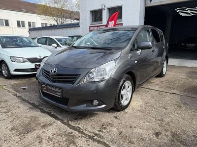 Gebraucht Toyota Verso Life 147 PS (108 kW) 2012 Grau Van / Kleinbus