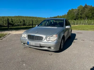 Gebraucht Mercedes C180 143 PS (105 kW) 2002 Silber Limousine