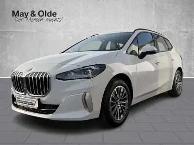 Gebraucht BMW 218 Active Tourer Sport Line 136 PS (100 kW) 2025 Weiss Van / Kleinbus
