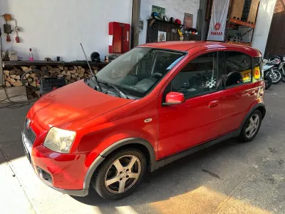 Usata Fiat Panda 100 CV (73 kW) 2007 Rosso Utilitaria