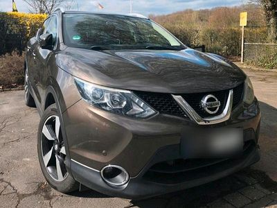 Gebraucht Nissan Qashqai 163 PS (119 kW) 2016 Braun SUV