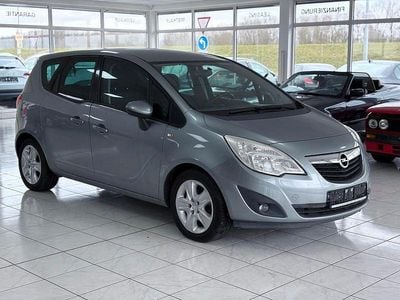 Gebraucht Opel Meriva Design Edition 101 PS (74 kW) 2012 Silber Van / Kleinbus