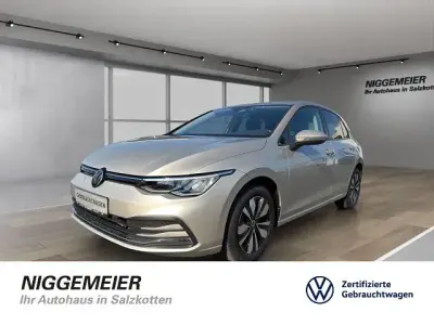 Gebraucht VW Golf VIII Move 150 PS (110 kW) 2023 Ivory silver metallic (metallic) Limousine