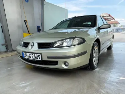 Gebraucht Renault Laguna II Dynamique 135 PS (99 kW) 2005 Gold Limousine