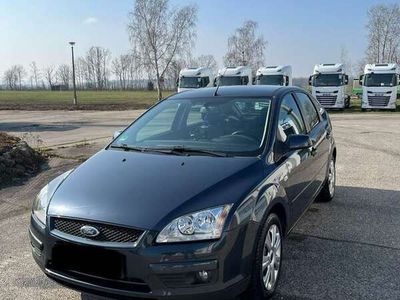 gebraucht Ford Focus 2 1.6 Benzin