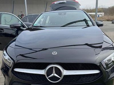 Usata Mercedes A180 136 CV (100 kW) 2019 Nero Berlina
