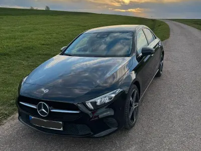 Gebraucht Mercedes A200 163 PS (119 kW) 2020 Schwarz Limousine