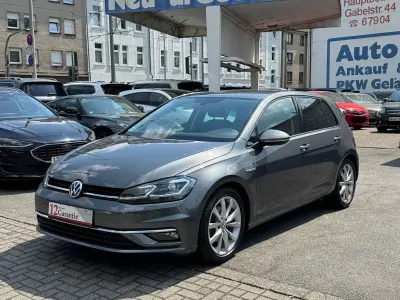 Gebraucht VW Golf VII Highline 131 PS (96 kW) 2019 Grau Limousine