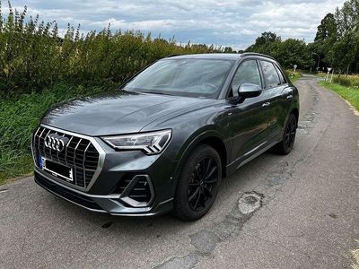 Grau Gebraucht 2022 Audi Q3 S-Line SUV | 37.500 € (Etwas zu teuer)