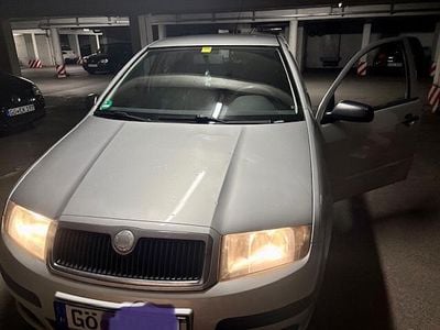 Silber Gebraucht 2006 Skoda Fabia Kleinwagen | 1.300 €