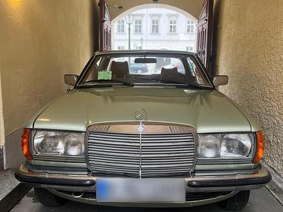 Usata Mercedes C230 109 CV (80 kW) 1978 Verde Coupé