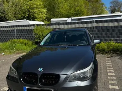 Gebraucht BMW 523 190 PS (139 kW) 2009 Grau Limousine