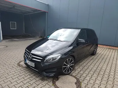 Gebraucht Mercedes B220 Edition 177 PS (130 kW) 2018 Schwarz Van / Kleinbus
