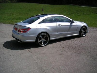 Gebraucht Mercedes E500 Avantgarde 408 PS (300 kW) 2011 Silber Coupé