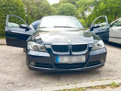 Gebraucht BMW 318 163 PS (119 kW) 2005 Blau Limousine