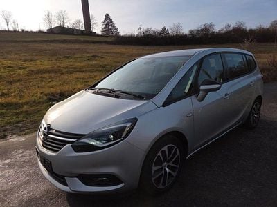 Silber Gebraucht 2018 Opel Zafira Business Edition Van / Kleinbus | 6.300 € (Fairer Preis)
