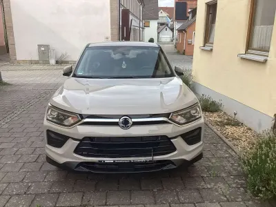 Neu KGM Korando 163 PS (119 kW) 2026 Beige SUV