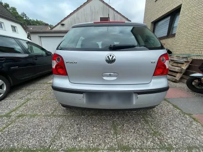 Gebraucht VW Polo 47 PS (34 kW) 2003 Silber Kleinwagen