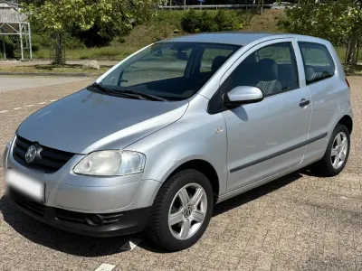 Gebraucht VW Fox 54 PS (39 kW) 2006 Grau Kleinwagen