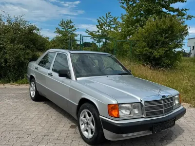 Gebraucht Mercedes 190 75 PS (55 kW) 1993 Silber Limousine