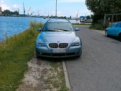 Gebraucht BMW 523 197 PS (144 kW) 2007 Grau Limousine