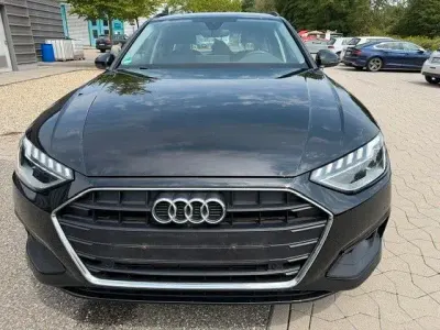 Gebraucht Audi A4 Sport 150 PS (110 kW) 2019 Schwarz Kombi