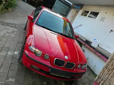 Gebraucht BMW 316 Compact 115 PS (84 kW) 2001 Rot Kleinwagen