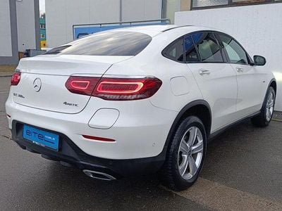 Gebraucht Mercedes GLC300e 320 PS (235 kW) 2020 Weiß Coupé