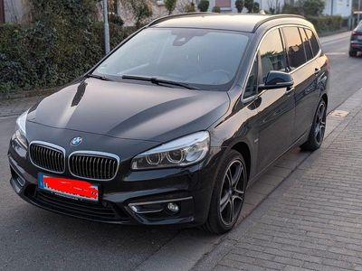 Gebraucht BMW 220 Gran Tourer Luxury Line 192 PS (141 kW) 2017 Schwarz Van / Kleinbus