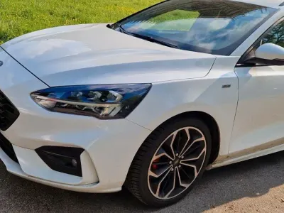 Gebraucht Ford Focus ST-Line 120 PS (88 kW) 2019 Weiß Kombi