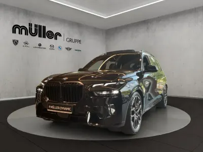 Neu BMW X7 M Sport 352 PS (258 kW) 2026 Black sapphire metallic SUV