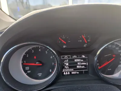 Usata Opel Astra Edition 105 CV (77 kW) 2017 Nero Berlina